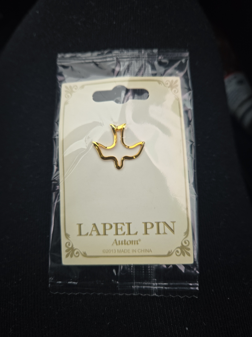 Gold Dove Lapel Pin - Metallic Gold